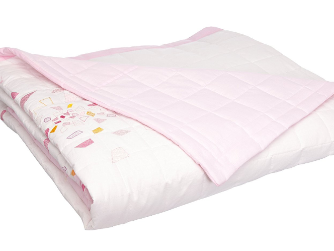 空調被與夏涼被有什么區別 夏涼被是空調被的別稱 空調被與夏涼被有什么區別 夏涼被是空調被的別稱