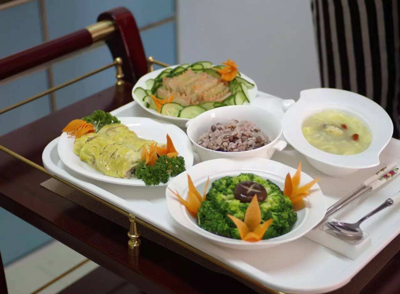 自然產(chǎn)與剖腹產(chǎn)產(chǎn)后飲食有什么不同 如何制定產(chǎn)婦的一日菜單