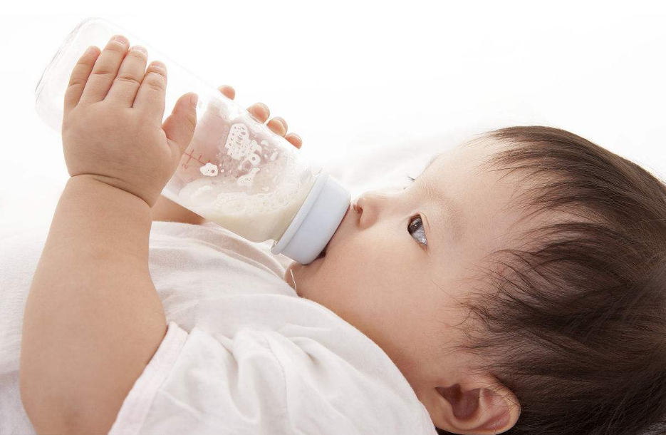 寶寶的奶瓶怎么清洗才比較干凈 清洗消毒奶瓶的正確方法 寶寶的奶瓶怎么清洗才比較干凈 清洗消毒奶瓶的正確方法