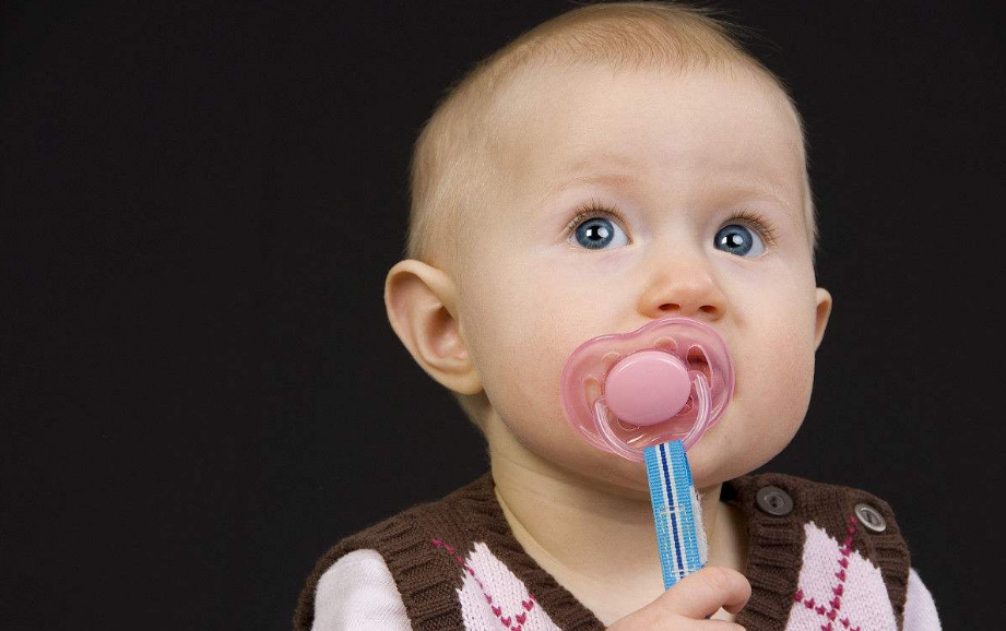 孩子用安撫奶嘴好不好 孩子可以用安撫奶嘴嗎2018 孩子用安撫奶嘴好不好 孩子可以用安撫奶嘴嗎2018