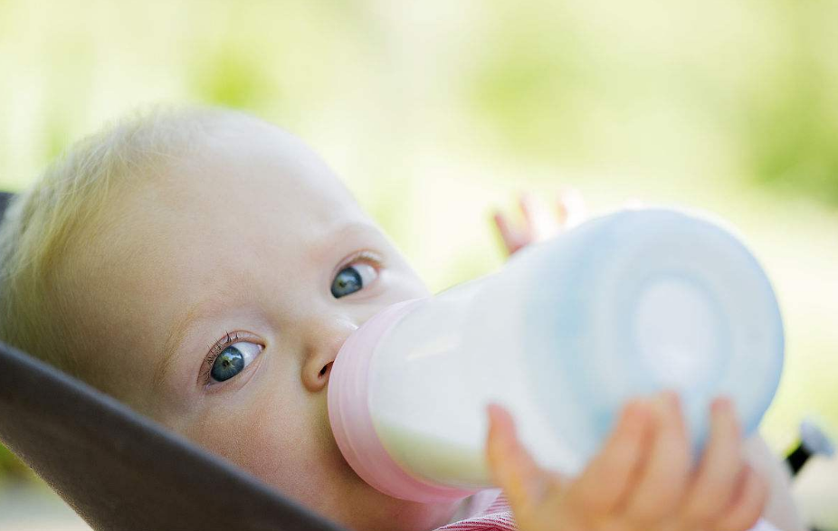 寶寶的奶瓶怎么清洗才比較干凈 清洗消毒奶瓶的正確方法 寶寶的奶瓶怎么清洗才比較干凈 清洗消毒奶瓶的正確方法