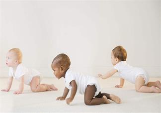 怎么知道孩子可以學爬了 什么時候教孩子爬比較好2018