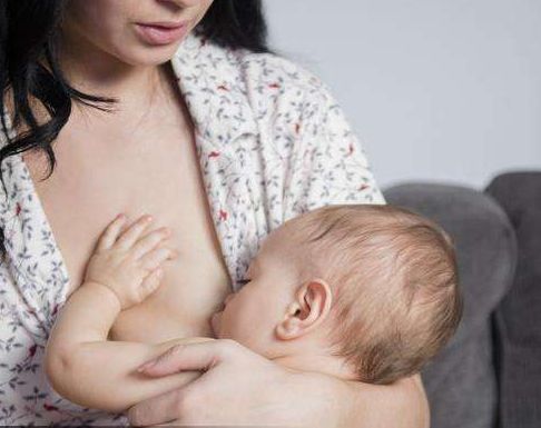 產后沒奶水吃什么效果好 開奶四部曲分娩后半小時內喂奶