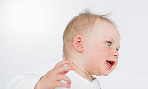 怎么給寶寶足夠的安全感 孩子在三歲前都是非常缺乏安全感的