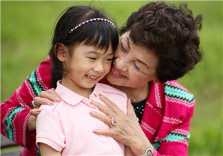 隔代教育與老人意見不合怎么辦 學(xué)會借自己的缺點(diǎn)溝通