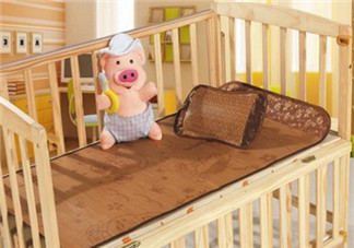 夏天寶寶睡涼席好不好 要保持涼席的清潔衛生