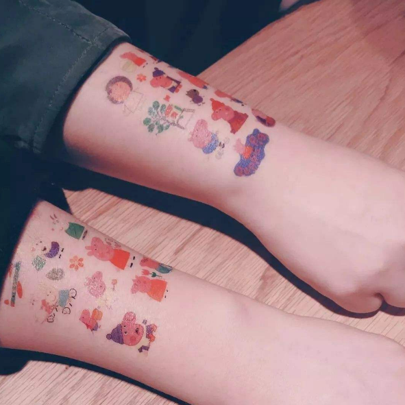小豬佩奇紋身貼可以貼在身上嗎 寶寶貼小豬佩奇紋身貼會過敏嗎
