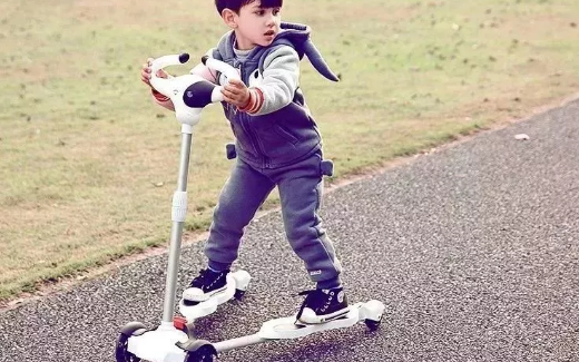 寶寶滑板車怎么選擇靠譜 小孩玩滑板車注意事項 寶寶滑板車怎么選擇靠譜 小孩玩滑板車注意事項