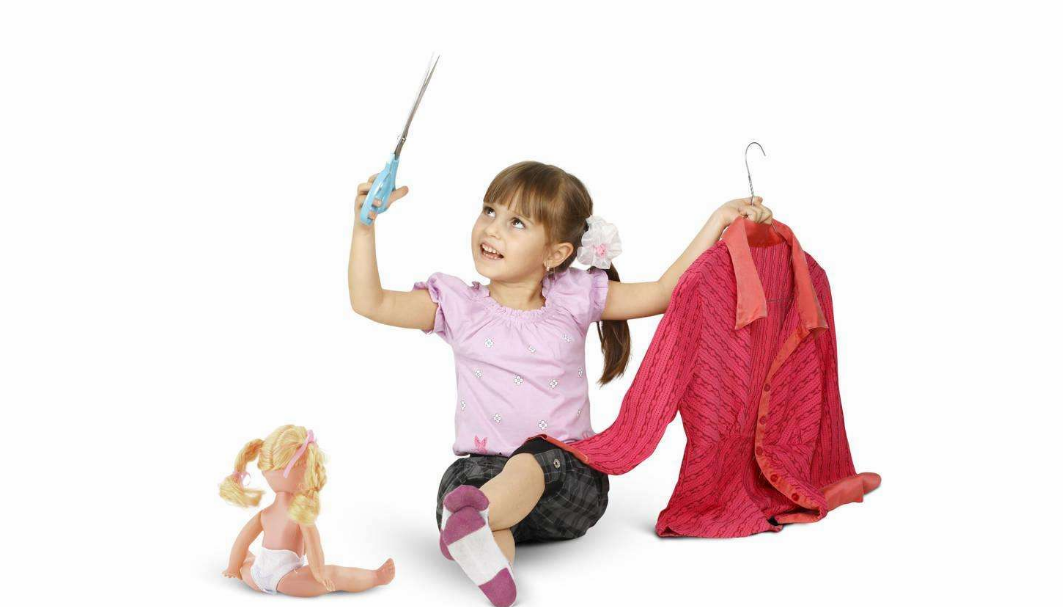 2歲孩子喜歡打人和亂吃東西怎么辦 ?如何教育2歲孩子