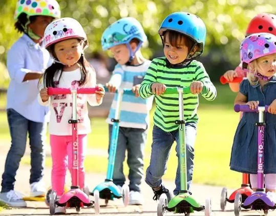 寶寶選幾個輪子的滑板車好2018 不同年齡選不同的滑板車 寶寶選幾個輪子的滑板車好2018 不同年齡選不同的滑板車