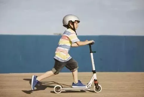 寶寶選幾個輪子的滑板車好2018 不同年齡選不同的滑板車 寶寶選幾個輪子的滑板車好2018 不同年齡選不同的滑板車