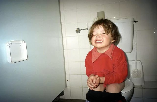 孩子不喜歡蹲著上廁所怎么辦 怎么引導(dǎo)孩子蹲著上廁所2018