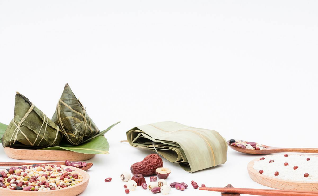 端午節一家人一起吃粽子的心情說說 2018和家人吃粽子搞笑的短語說說