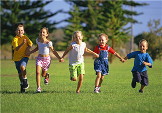 3歲前孩子禮貌教育怎么教 父母是孩子的榜樣
