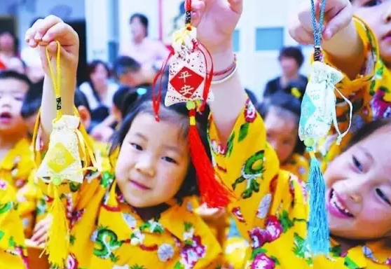 端午節(jié)為什么要穿五毒衣2018 寶寶穿五毒衣有什么作用
