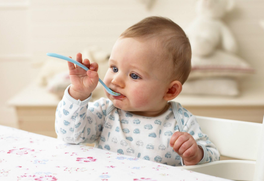 孩子口臭是什么原因 孩子口臭吃什么調(diào)理