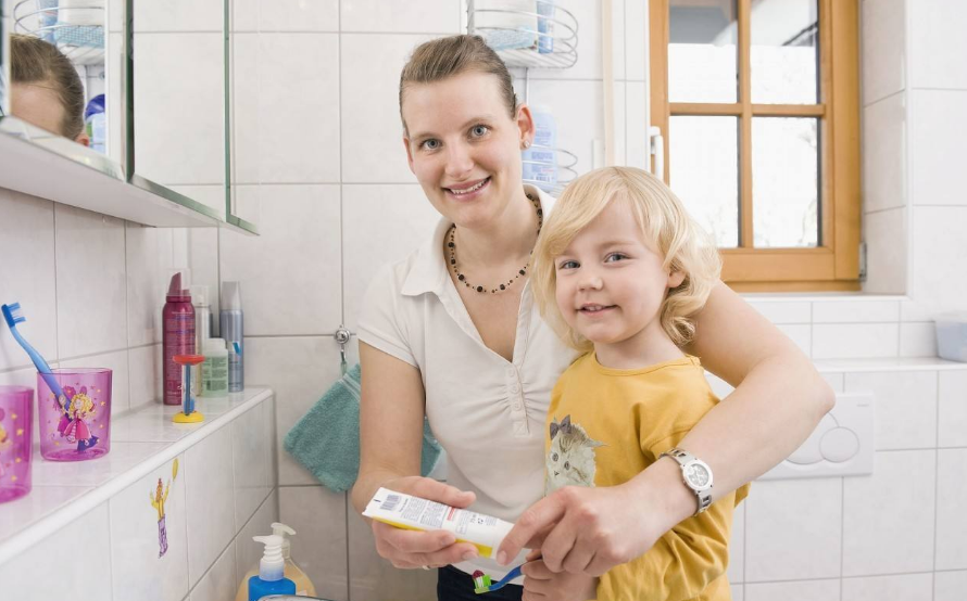 孩子口臭是什么原因 孩子口臭吃什么調(diào)理