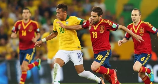 在家看世界杯說說朋友圈2018 一個人在家看世界杯喝啤酒也是一種幸福