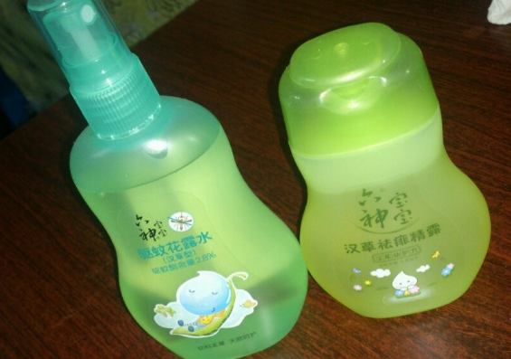 花露水和風油精能可以一起用嗎 怎么把花露水和風油精放一起用