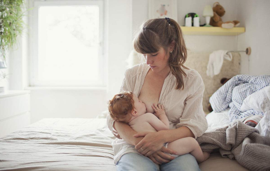 產后媽媽為什么會漏奶 哺乳期漏奶奶水會變少嗎