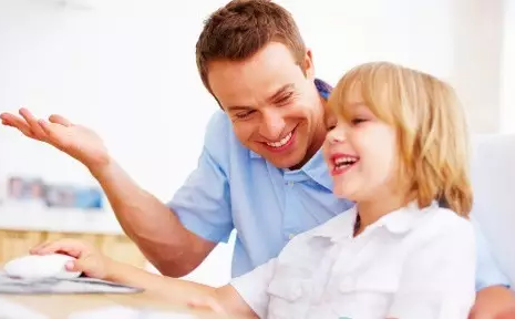 如何補救孩子的安全感 一心一意的關(guān)注和陪伴