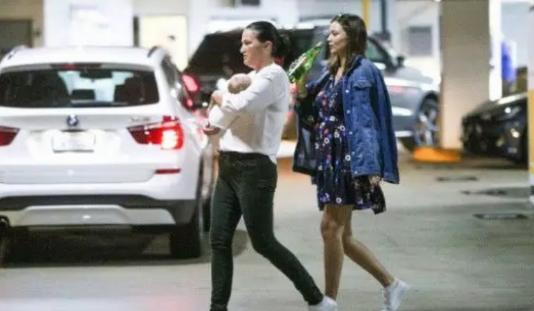 米蘭達可兒二胎產后身材為什么不走樣 產后如何預防骨盆松弛變形