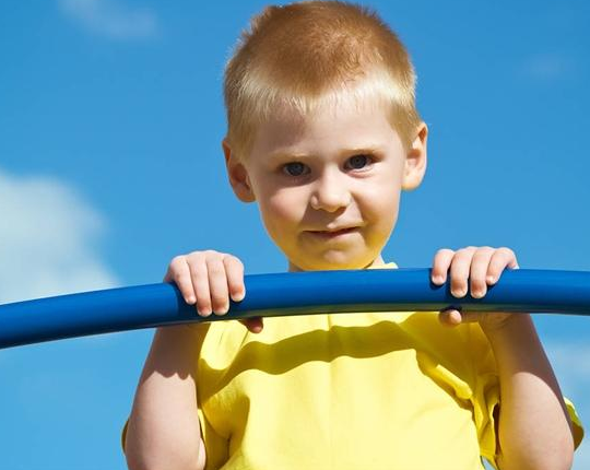 男孩子要怎么教育好 家長學會放手促進獨立