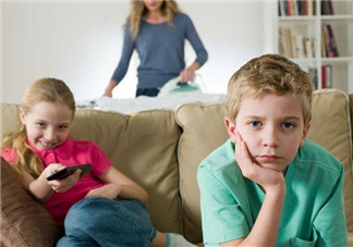 男孩教育方法有哪些 花更多心思提高他們的溝通能力