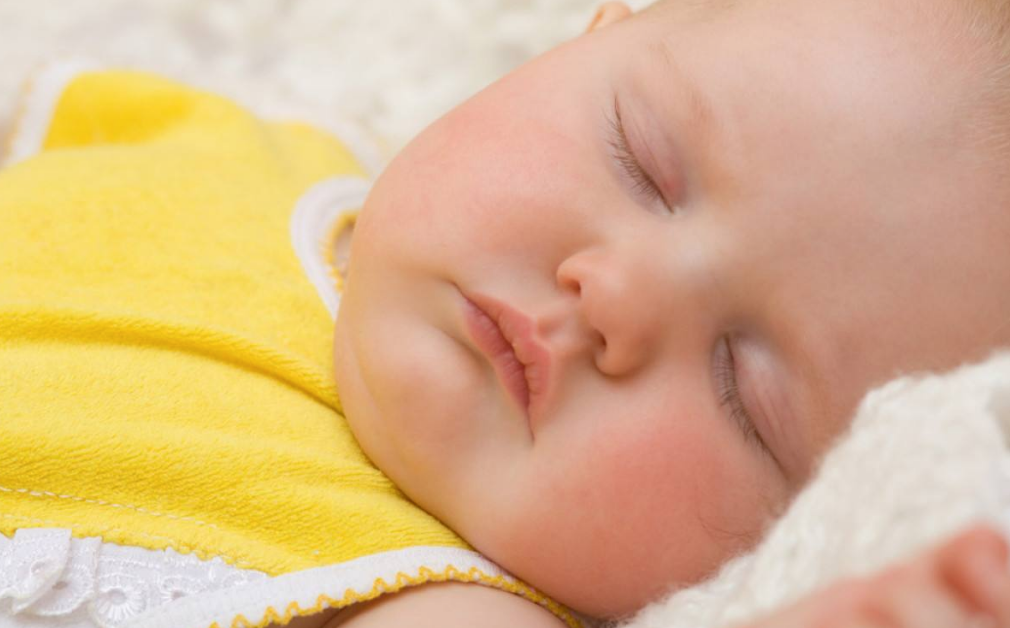 多汗的寶寶容易長痱子嗎 如何區分寶寶是不是長痱子