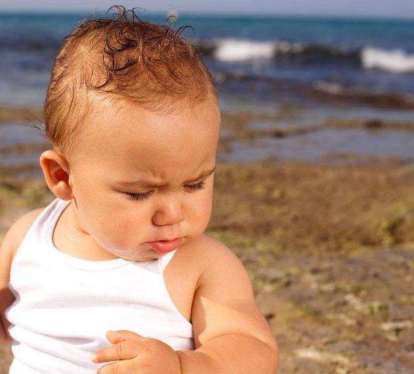 寶寶如何防曬及曬傷護理 戴寶寶出去防曬方法2018