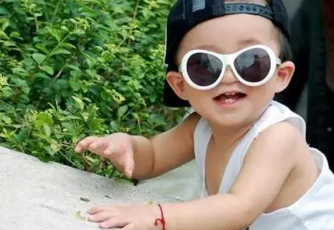 兒童戴太陽鏡會影響視力嗎2018 小孩多大適合戴太陽鏡