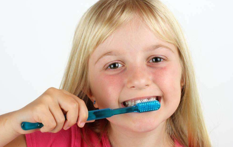 如何緩解孩子出牙不適 2018孩子長牙齒不舒服緩解方法 如何緩解孩子出牙不適 2018孩子長牙齒不舒服緩解方法