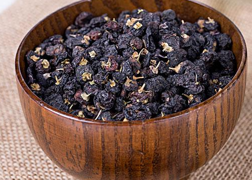 黑枸杞小孩可以吃嗎 建議5歲以上小孩吃黑枸杞