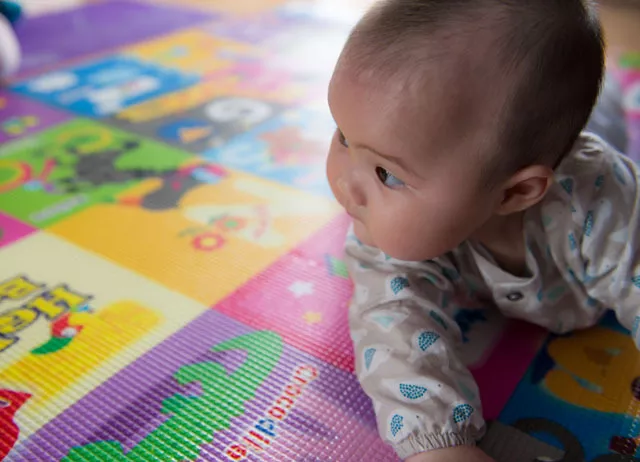 孩子特別容易哭鬧怎么辦 孩子夏天特別容易哭鬧怎么改善