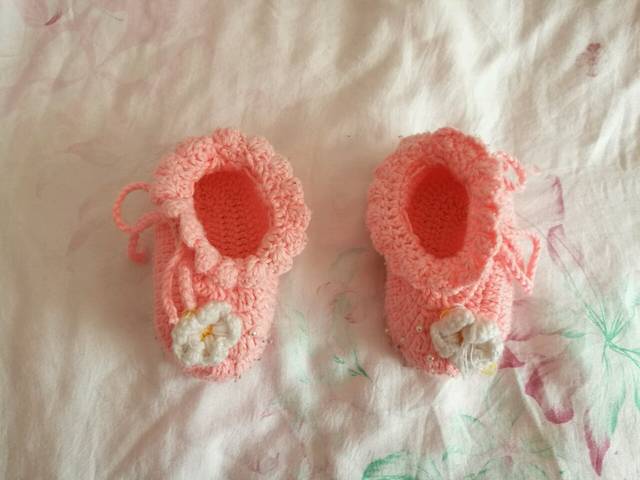 寶寶什么時候可以穿鞋 光腳有利于寶寶雙腳的發(fā)育