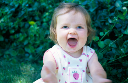 寶寶夏天曬傷了怎么辦 先緩解寶寶皮膚的灼熱感和疼痛感