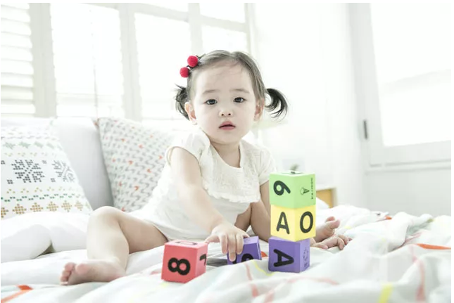 孩子不讓別的寶寶在家玩怎么辦 怎么開(kāi)導(dǎo)孩子不讓別的孩子在家玩的行為