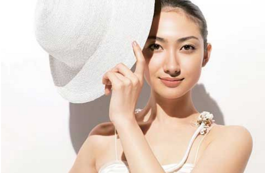 夏天皮膚曬紅了怎么辦 曬紅后疼痛要注意什么2018