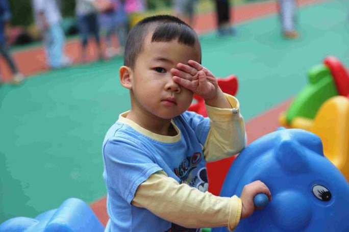 準備送孩子去幼兒園要做什么準備工作 如何搞定孩子不想去幼兒園的狀況