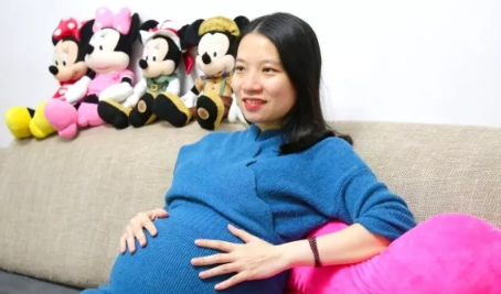 請月嫂好還是讓家人照顧 家人照顧坐月子好不好