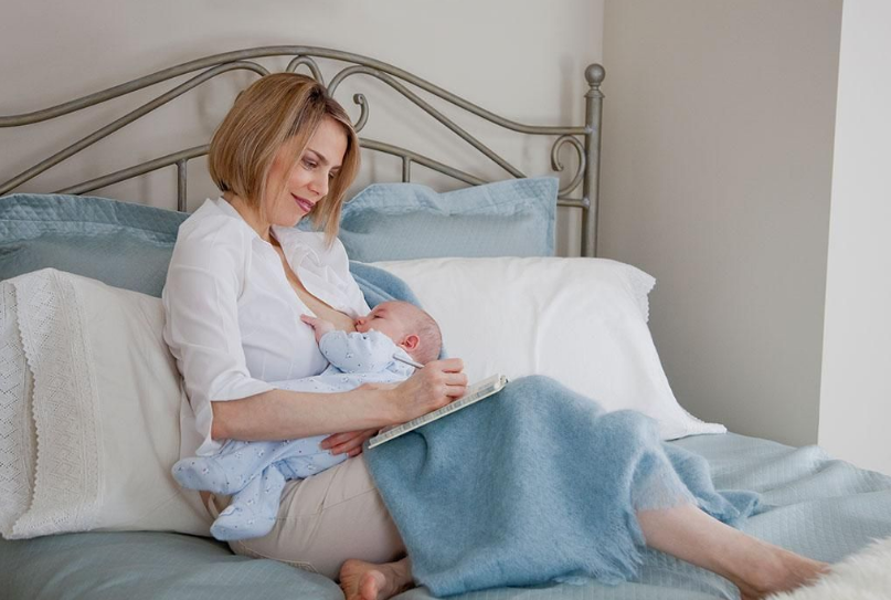 哺乳媽媽的胸越大奶水越多嗎 奶水的多少是胸來決定的嗎2018