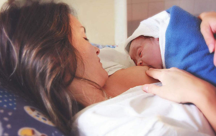 哺乳媽媽的胸越大奶水越多嗎 奶水的多少是胸來決定的嗎2018