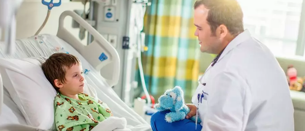 孩子尿血什么原因引起的 小孩尿血怎么回事 孩子尿血什么原因引起的 小孩尿血怎么回事