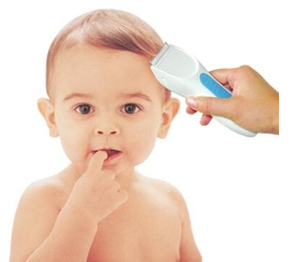 寶寶剃頭真的有助于發質變好嗎 再熱也別給寶寶剃光頭