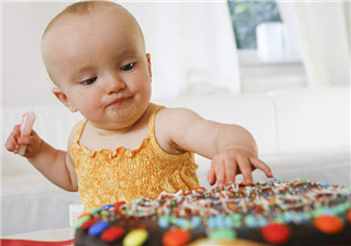 寶寶生日搞笑有愛的心情說說 寶寶生日幽默暖心的句子短語