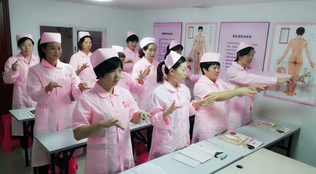 育嬰師和月嫂有什么區(qū)別 育嬰師好還是月嫂好