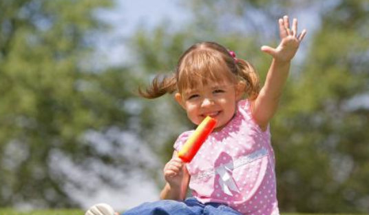 夏天寶寶拉肚子便便顏色怎么看 小孩便便太臭太多泡沫是什么原因