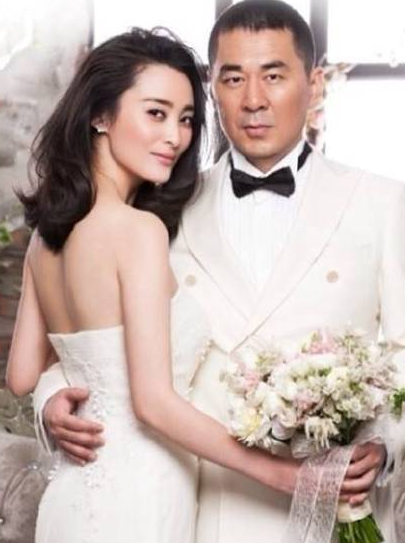 蔣勤勤二胎是男孩女孩 42歲蔣勤勤二胎產(chǎn)子母子平安 