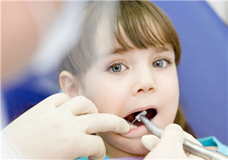 暑假兒童扎堆整牙怎么回事 吃得太精細太甜易致齙牙