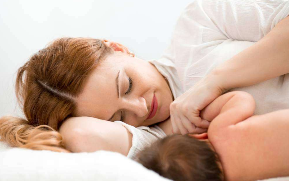 寶寶吃了阿奇霉素還能喂母乳嗎 寶寶咳嗽感冒了還能不能吃母乳